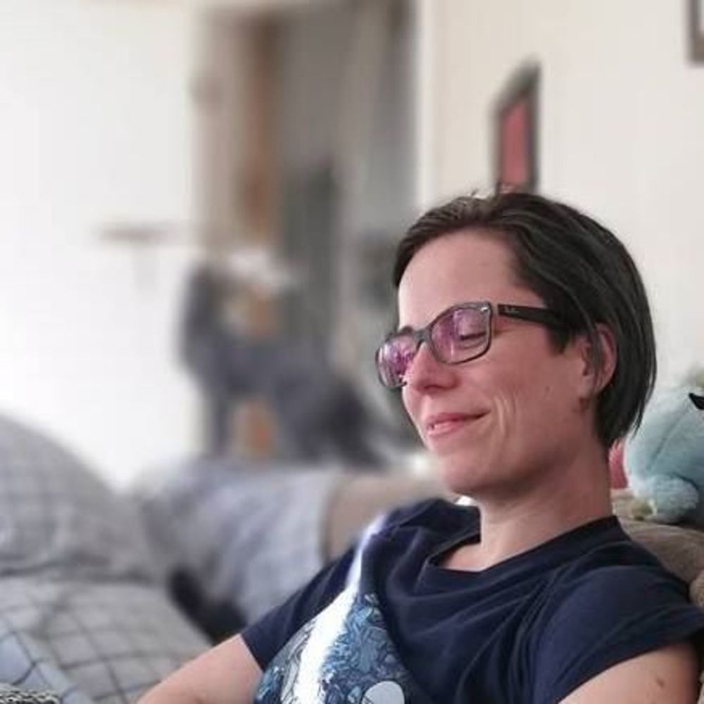 Meet your Posher, Eszter